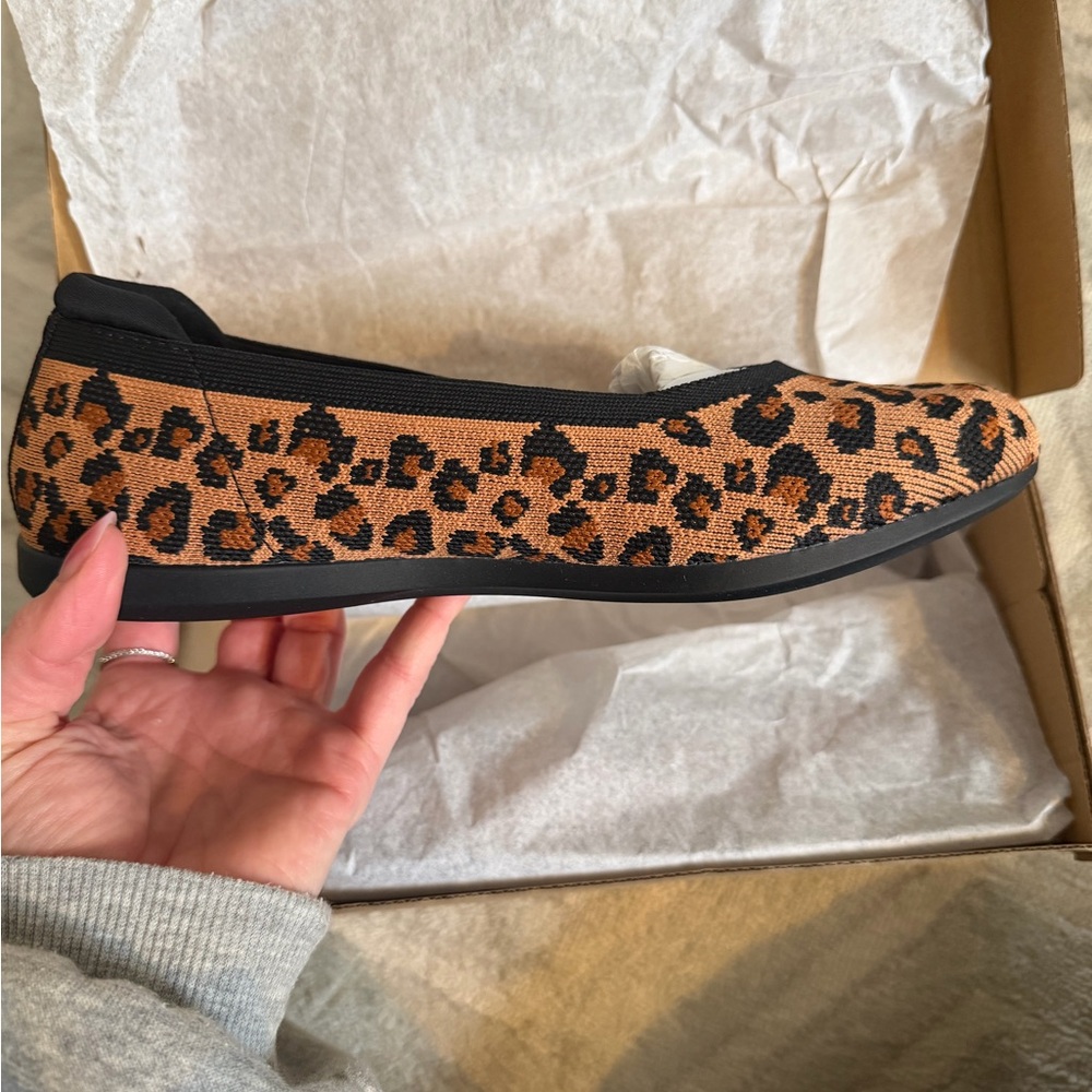 NWT CLARKS WASHABLE Leopard Print Women's Flats